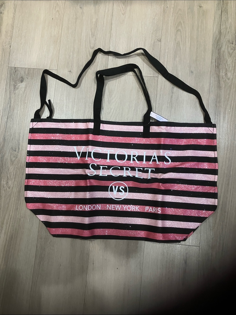 Brand new Victoria’s Secret tote